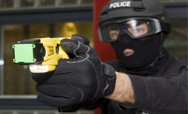 Il Taser è buono solo per chi lo vende