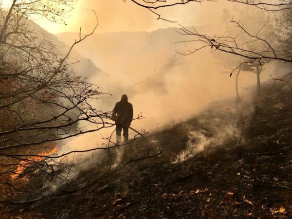 E la Valsusa continua a bruciare