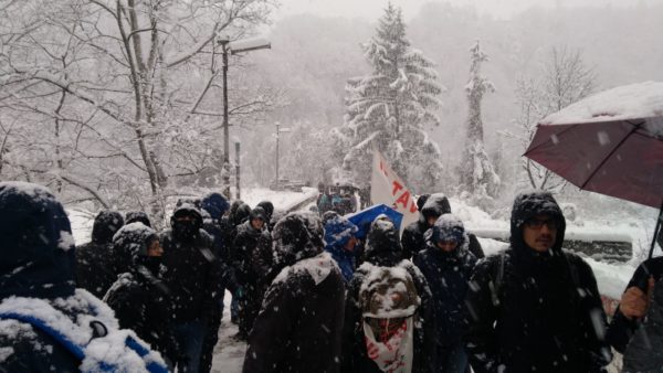 Giornata di lotta in Valle tra neve e manganelli