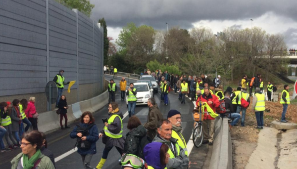 Gilets jaunes contro l’estremismo liberista, per la libertà, l’eguaglianza e la fraternità