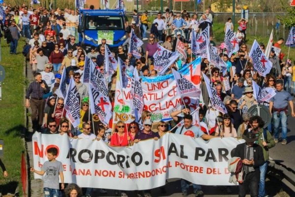 La Piana è salva. L’aeroporto di Enac e Toscana Aeroporti non si farà