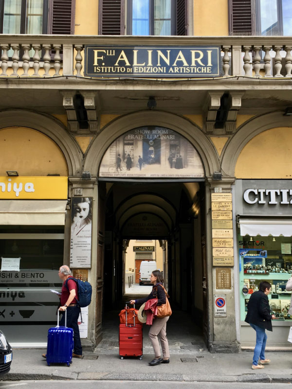 Gli Alinari a Firenze, ieri laboratorio e archivio di pregio e oggi? 