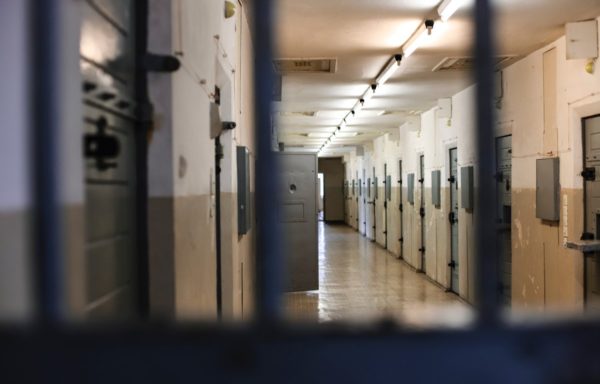 Carceri: Sovraffollamento, celle strette, un’ora d’aria al giorno e poca igiene