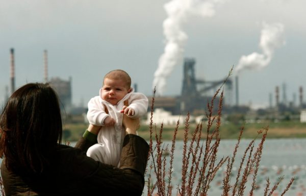 Bambini, inquinamento e cambiamento climatico in 10 passi