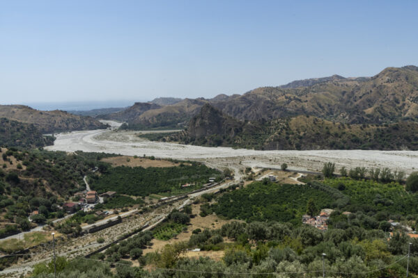 Calabria greca. Abbandono e "restanza"