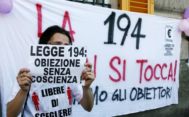 Aborto in Toscana, sui diritti delle donne la Regione è inadempiente