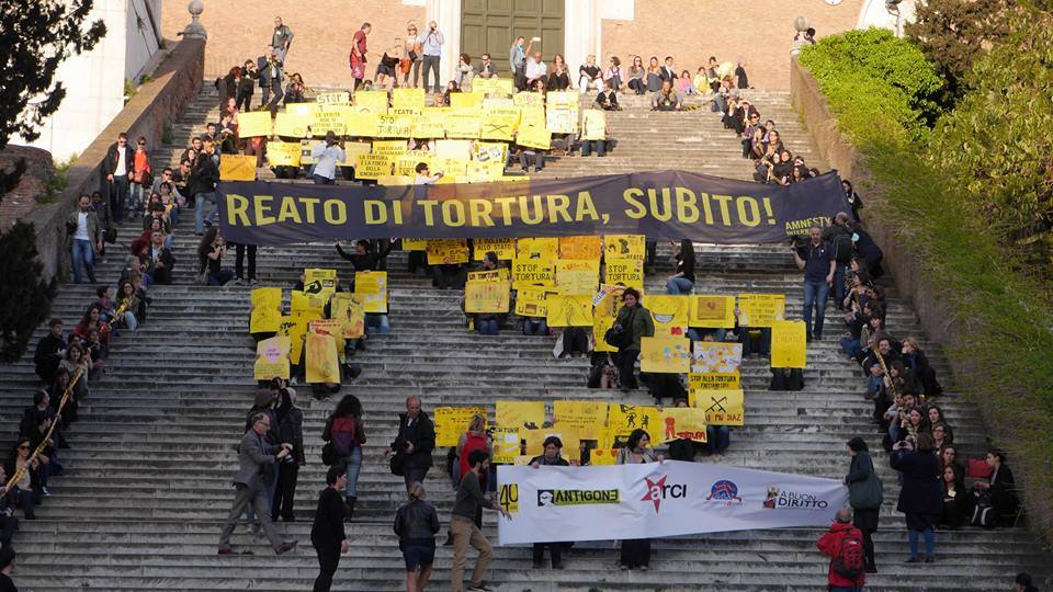 Riforma del reato di tortura? Pericoloso passo indietro, parola di Antigone e Amnesty International Italia