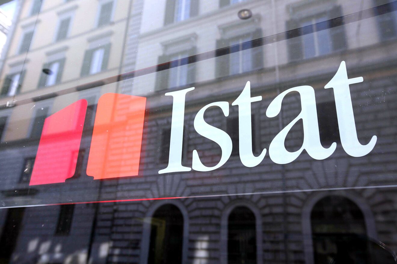 Istat: ＂La povertà assoluta in Italia ha raggiunto livelli mai toccati in 10 anni＂. Il Rapporto Annuale 2024 è un bollettino di guerra